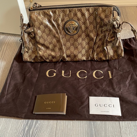 Large gucci clutch - brand new with out tags.